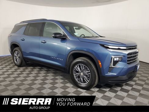 Used 2026 Chevrolet Traverse LT w/ Driver Confidence Package image 1