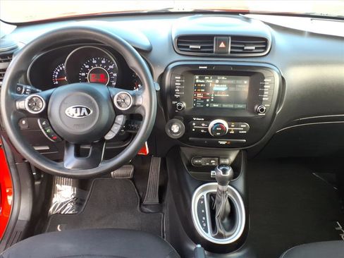 Used 2019 Kia Soul + image 14