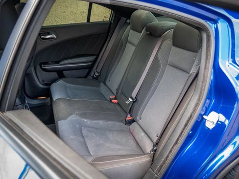Used 2019 Dodge Charger SXT RWD image 16