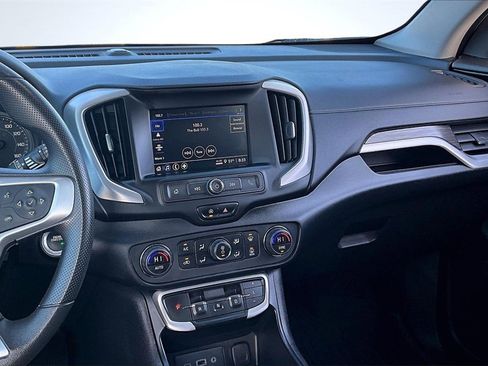 Used 2023 GMC Terrain SLE w/ Driver Convenience Package image 6