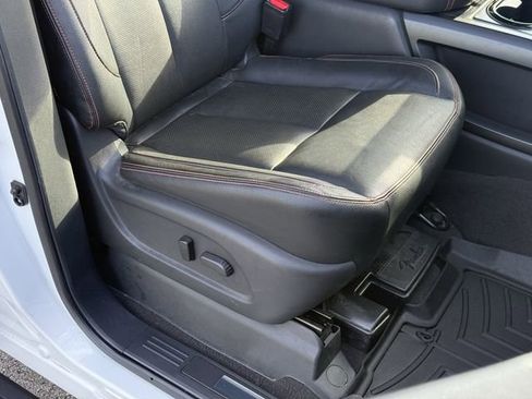 Used 2021 Nissan Titan PRO-4X w/ Pro-4x Convenience Package AWD/4WD image 18
