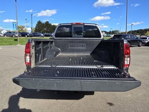 Used 2019 Nissan Frontier SV image 15