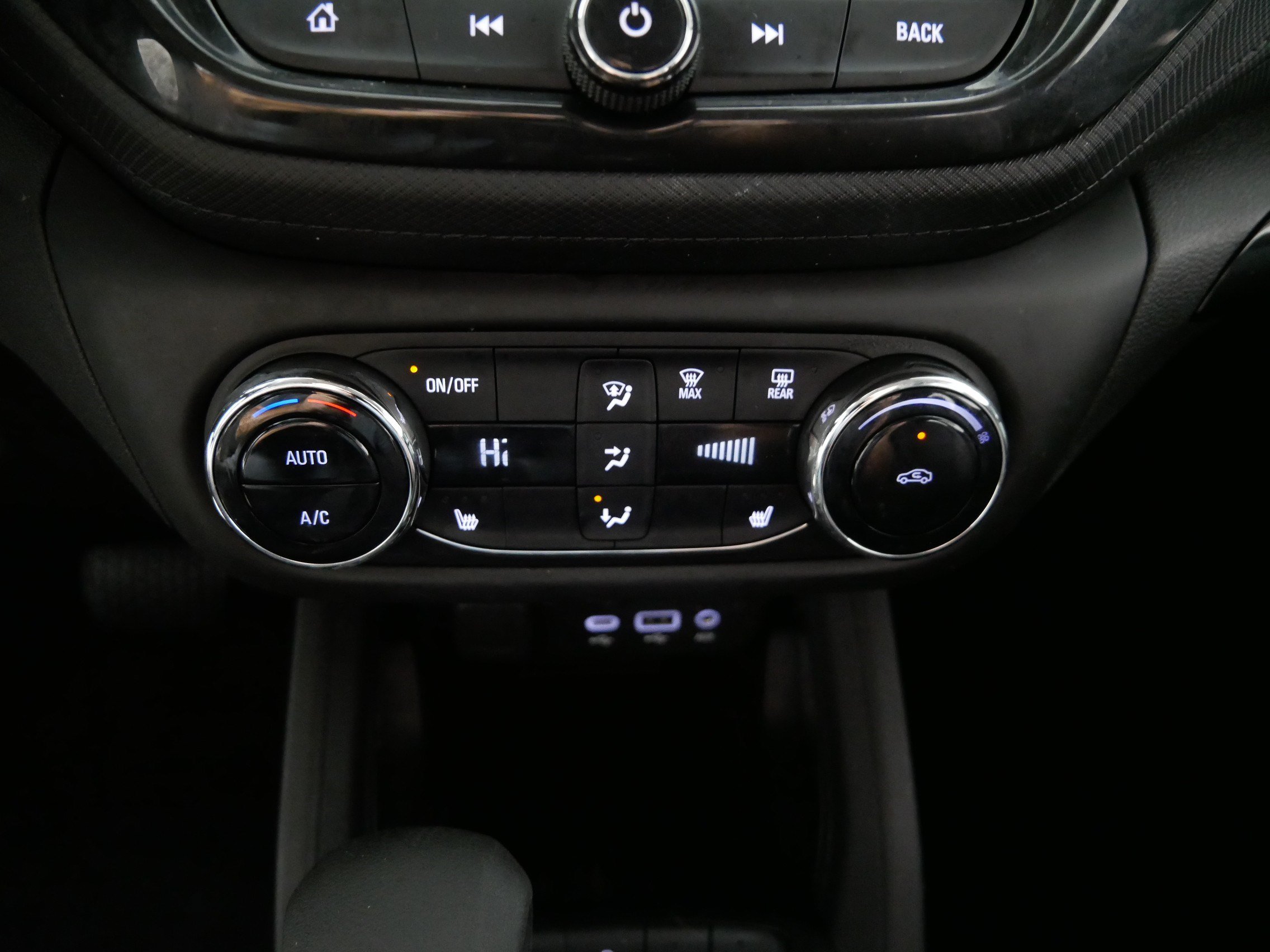 Used 2023 Chevrolet TrailBlazer LT w/ Convenience Package AWD/4WD image 23