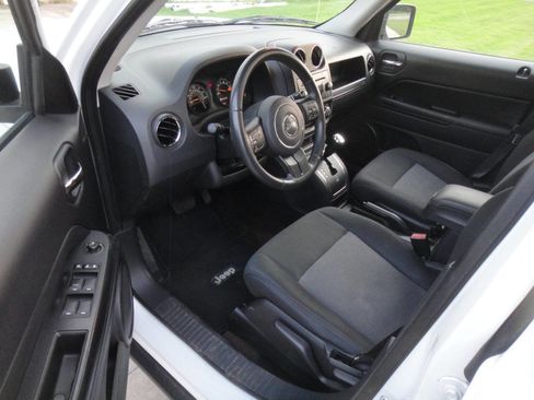 Used 2014 Jeep Patriot Latitude w/ Sun/Sound Group image 13