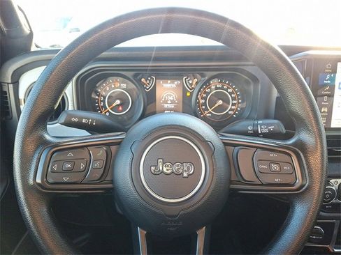 Used 2024 Jeep Gladiator Sport image 19