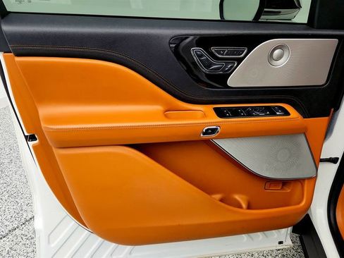 Used 2022 Lincoln Aviator Black Label w/ Dynamic Handling Package image 11