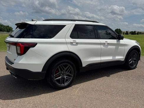 Used 2025 Ford Explorer ST w/ Sun And Sound Package AWD/4WD image 6