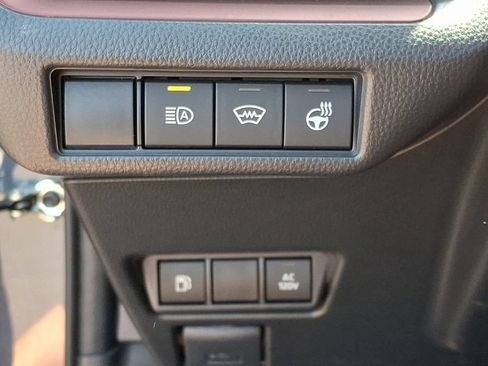 Certified 2025 Toyota Prius Plug-In Hybrid FWD image 27