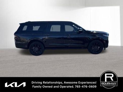 Used 2025 Lincoln Navigator L Reserve w/ Jet Appearance Package AWD/4WD image 6