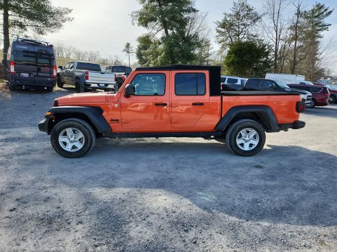 Used 2020 Jeep Gladiator Sport w/ Quick Order Package 24S image 2