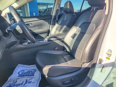 Used 2022 Nissan Sentra SR w/ SR Premium Package image 10