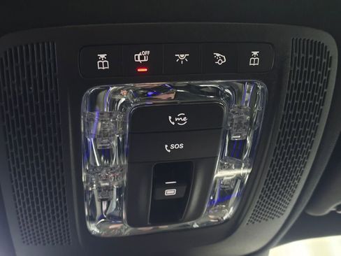 Used 2022 Mercedes-Benz EQB 350 4MATIC image 40