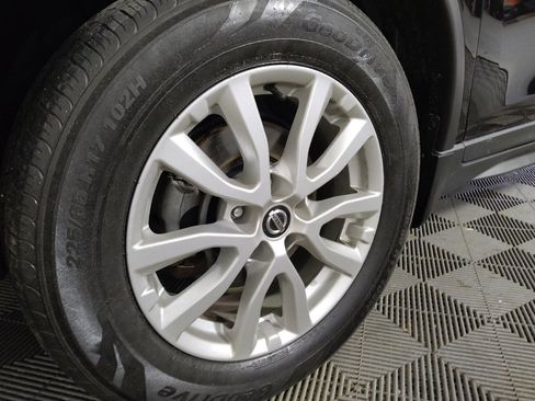 Used 2020 Nissan Rogue S w/ Special Edition Package AWD/4WD image 31