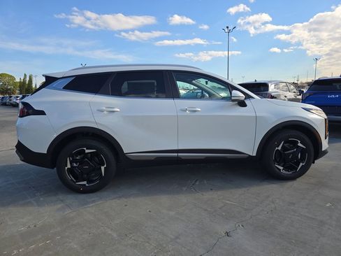 New 2026 Kia Sportage EX image 9