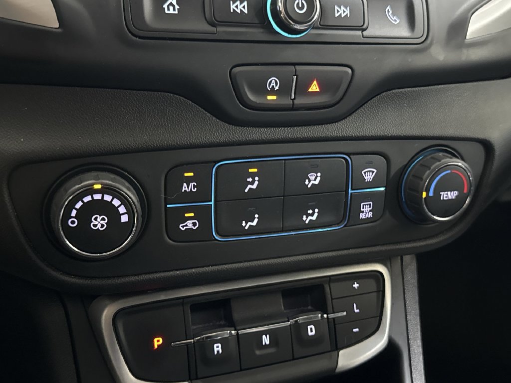 Used 2024 GMC Terrain SLE AWD/4WD image 16