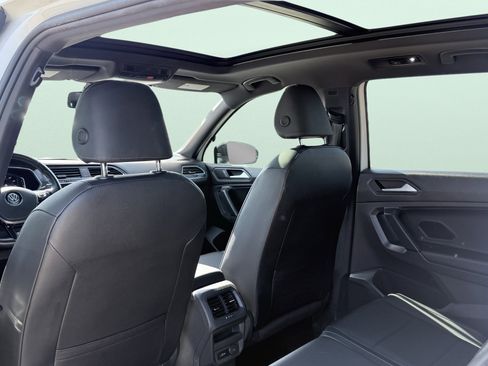 Used 2019 Volkswagen Tiguan SEL R-Line FWD image 41