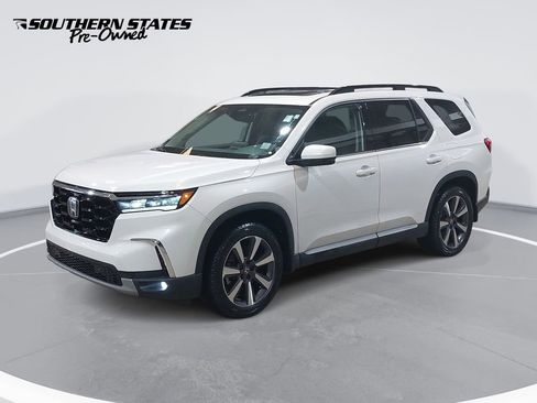 Used 2023 Honda Pilot Touring image 1