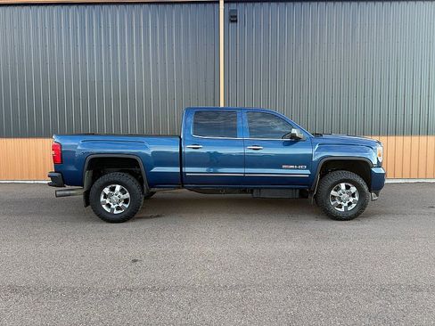 Used 2016 GMC Sierra 2500 SLT w/ All-Terrain HD Package image 4