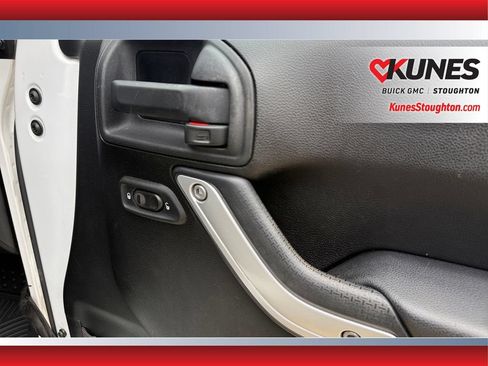 Used 2013 Jeep Wrangler Sahara w/ Dual Top Group AWD/4WD image 31