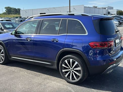 Certified 2021 Mercedes-Benz GLB 250 4MATIC w/ Premium Package image 6