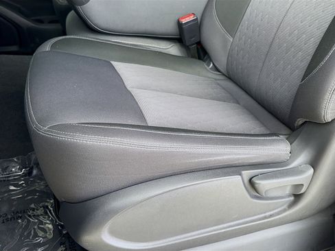 Used 2021 Nissan Titan SV w/ Accessory Utility Package image 19