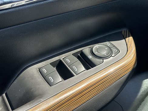 Used 2020 GMC Acadia SLE FWD image 15