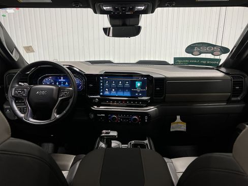 Used 2024 Chevrolet Silverado 1500 ZR2 w/ Technology Package image 18
