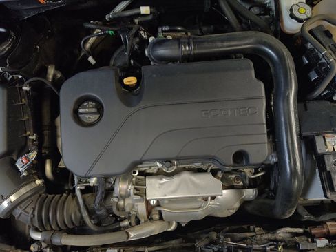 Used 2021 Chevrolet Malibu RS FWD image 30