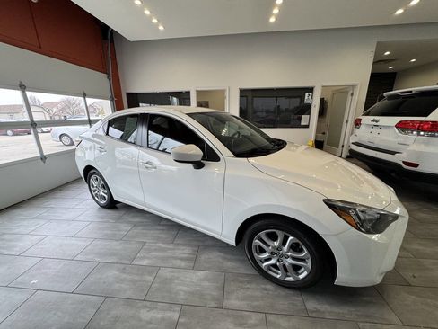 Used 2016 Scion iA image 14