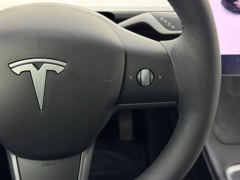 Used 2021 Tesla Model Y Long Range image 20