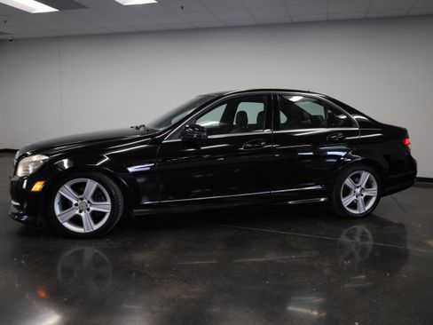 Used 2011 Mercedes-Benz C 300 4MATIC Sedan image 5