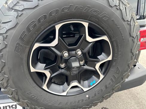 Used 2021 Jeep Wrangler Unlimited Rubicon 4xe w/ Steel Bumper Group AWD/4WD image 14