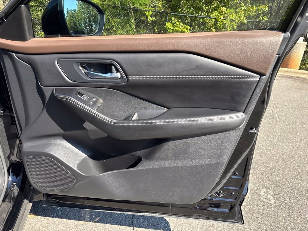 Used 2023 Nissan Rogue SL w/ SL Premium Package FWD image 34