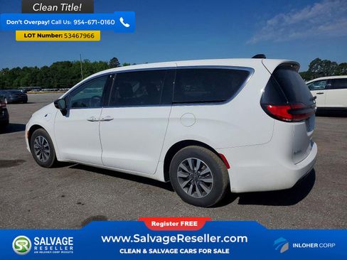 Used 2024 Chrysler Pacifica Limited FWD image 3