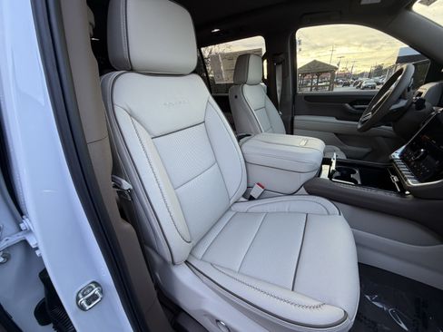 New 2026 GMC Yukon XL Denali w/ Denali Reserve Package image 20