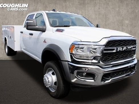 New 2024 RAM 5500 Tradesman w/ Chrome Appearance Group image 9