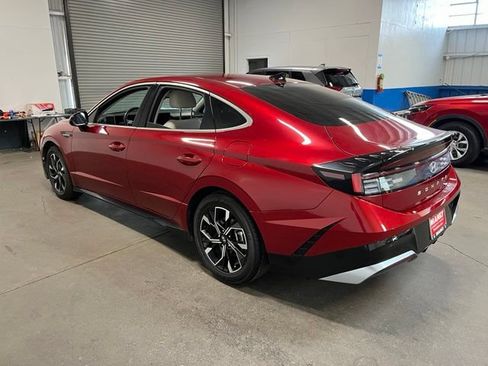 Used 2025 Hyundai Sonata SEL FWD image 5