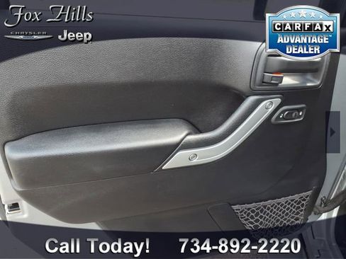 Used 2015 Jeep Wrangler Unlimited Sahara w/ Max Tow Package AWD/4WD image 13