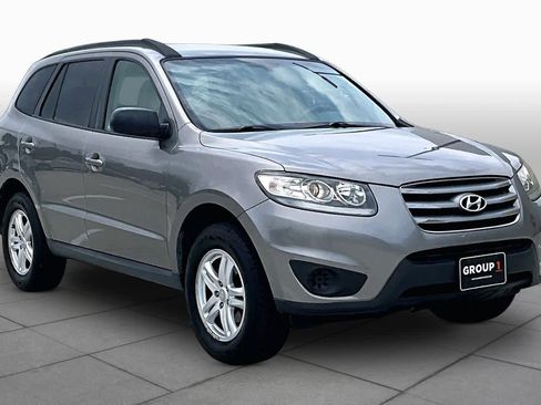 Used 2012 Hyundai Santa Fe GLS FWD image 2