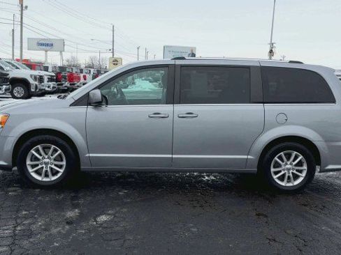 Used 2018 Dodge Grand Caravan SXT image 5