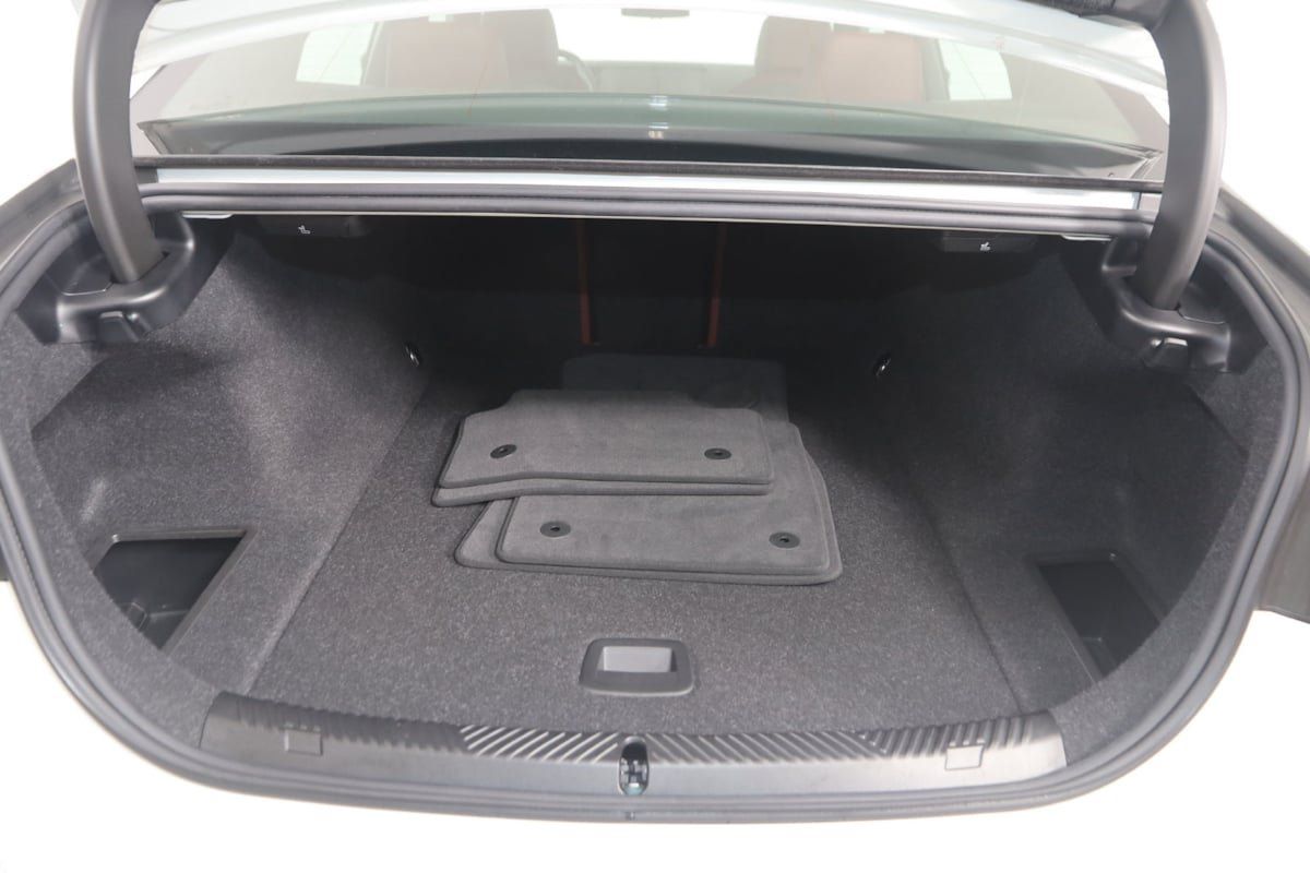 Used 2024 BMW i5 eDrive40i w/ Convenience Package RWD image 42