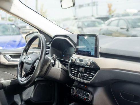 Used 2021 Ford Escape SEL image 11