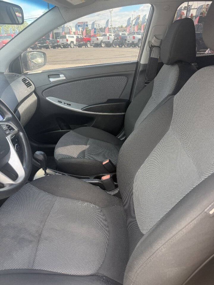 Used 2014 Hyundai Accent GS FWD image 3