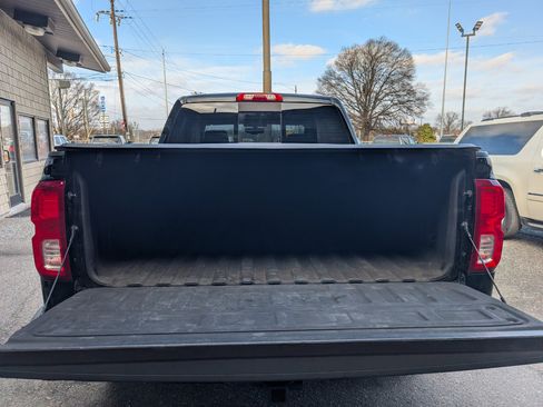 Used 2017 Chevrolet Silverado 1500 LTZ Z71 w/ Midnight Edition image 23