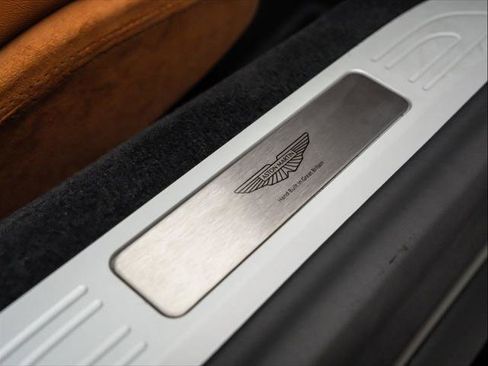 Used 2025 Aston Martin V8 Vantage Coupe image 23