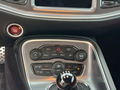 Used 2017 Dodge Challenger SRT Hellcat RWD image 24