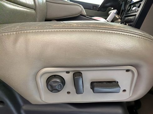Used 2004 HUMMER H2 w/ Preferred Equipment Group AWD/4WD image 27