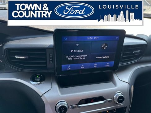 Used 2021 Ford Explorer XLT w/ Class III Trailer Tow Package AWD/4WD image 3