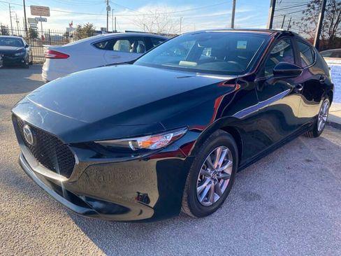 Used 2022 MAZDA MAZDA3 s FWD image 1