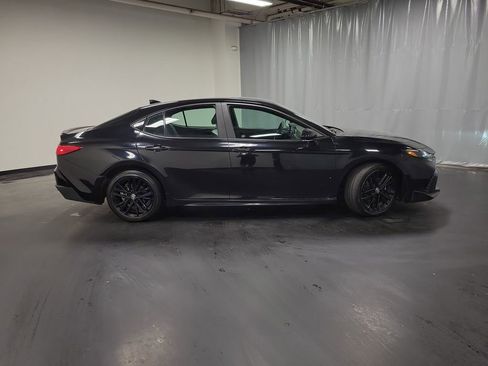 Used 2025 Toyota Camry SE FWD image 9